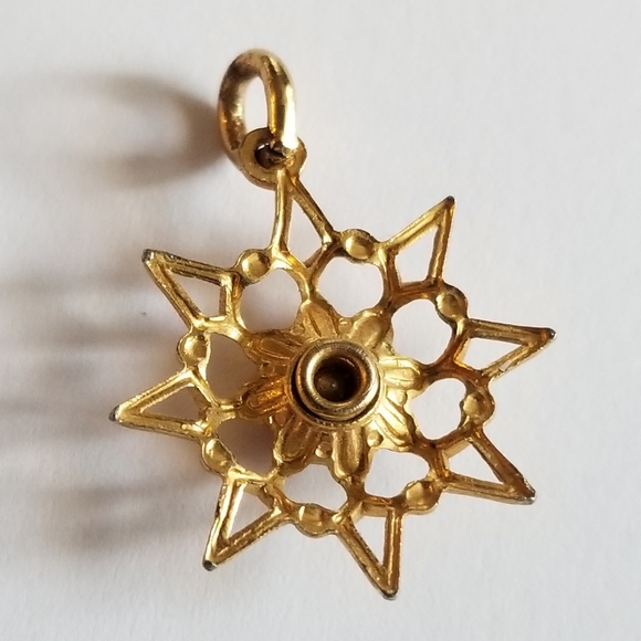 Vintage star pendant snowflake red rhinestone gold tone north star charm - Picture 8 of 9